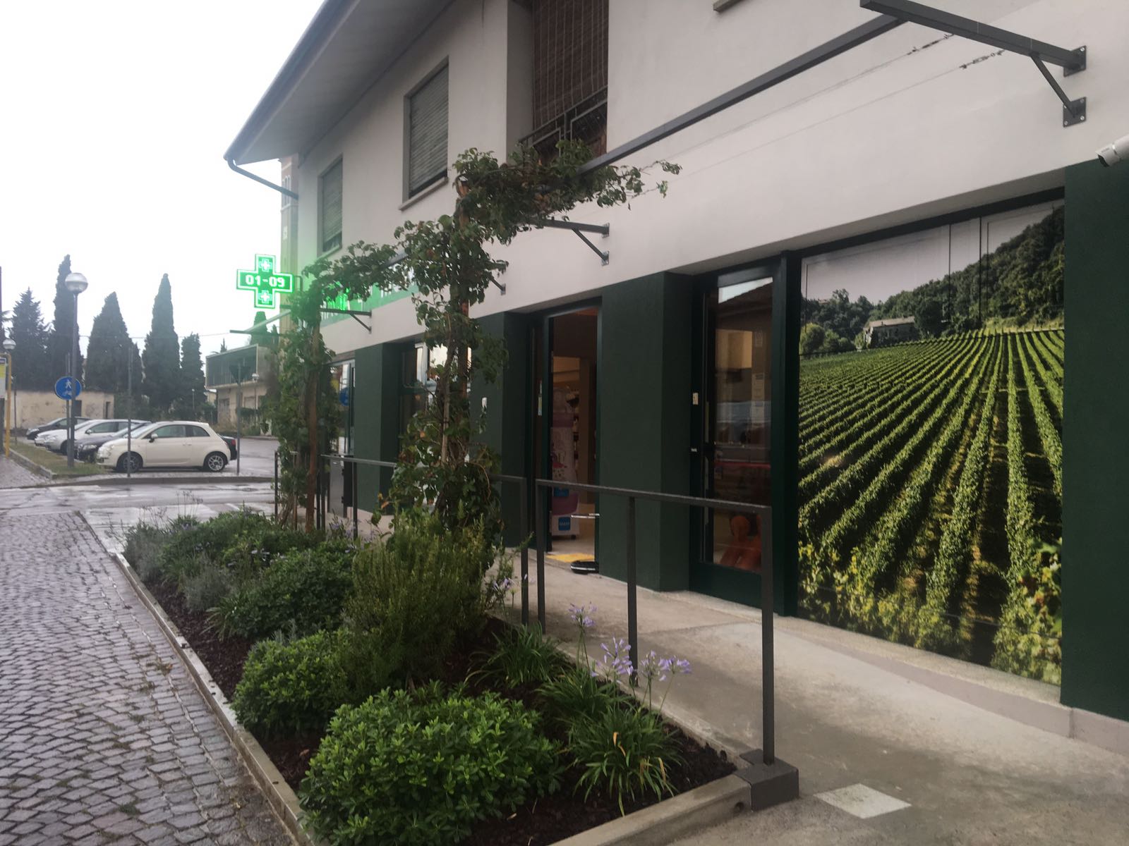 Ristrutturazione farmacia, Treviso.